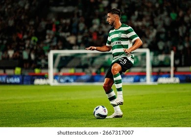 中国三级联赛场均观众人数排名：大连超5.8万人第1，昆明垫底